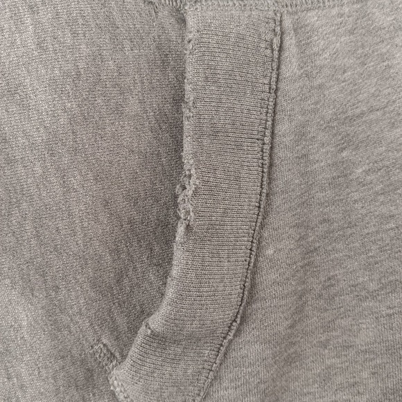 Ruehl No.925 Greenwich NY Mens Gray Hoodie Pullover Distressed Details Medium - Picture 10 of 11